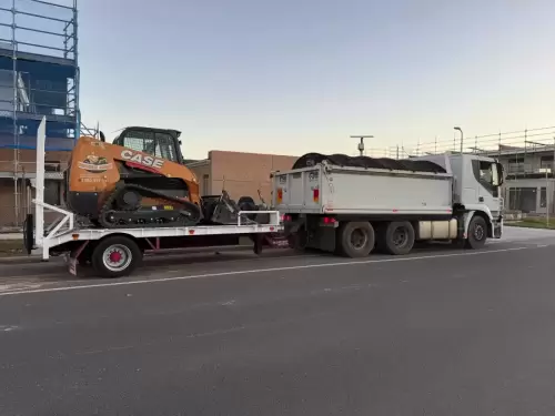 Mr-Digger-Guru_1600s_Digger and Tipper Truck Hire 7